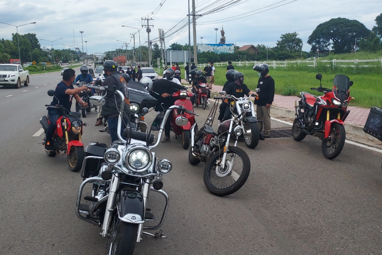 ชาวเมืองมะขามหวานขับรถร่วม "คาร์ม็อบ"ไล่“บิ๊กตู่”