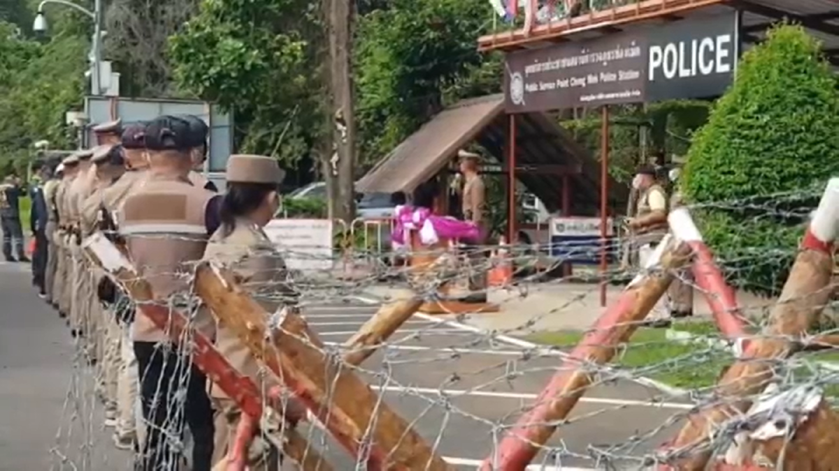 สกัดคาร์ม็อบไปเก็บเห็ดชายแดนไทย-ลาว