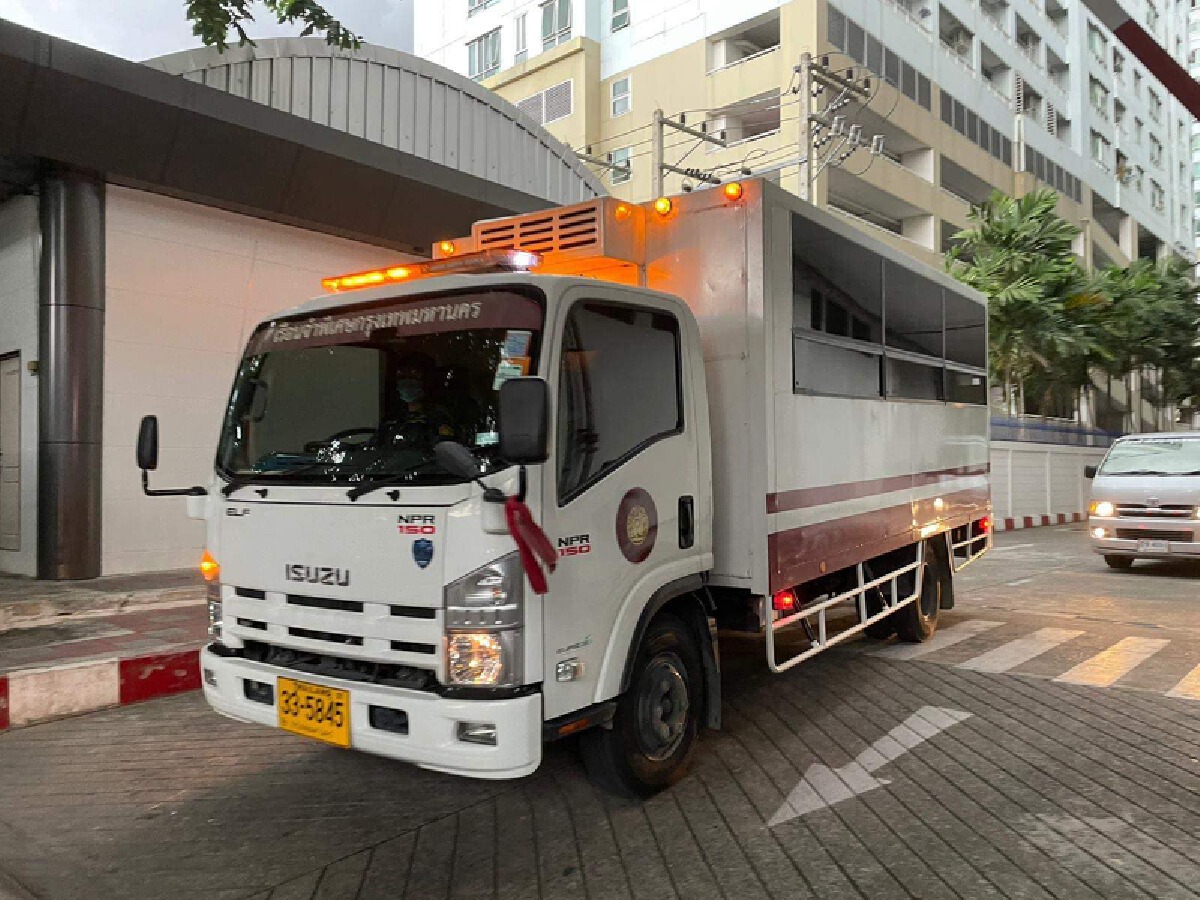 "อานนท์ นำภา" นอนคุกหลังศาลไม่ให้ประกันตัวคดี ม.112 ส่งไปเรือนจำทันที