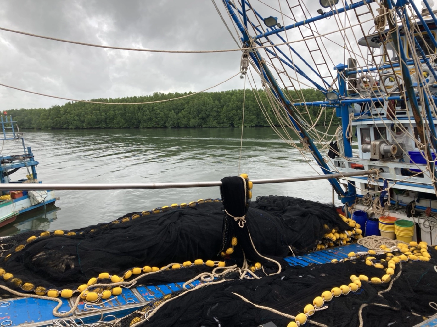 พบแล้วเรือประมงขาดการติดต่อกลางทะเลอันดามัน ลูกเรือ 31 ชีวิตปลอดภัย