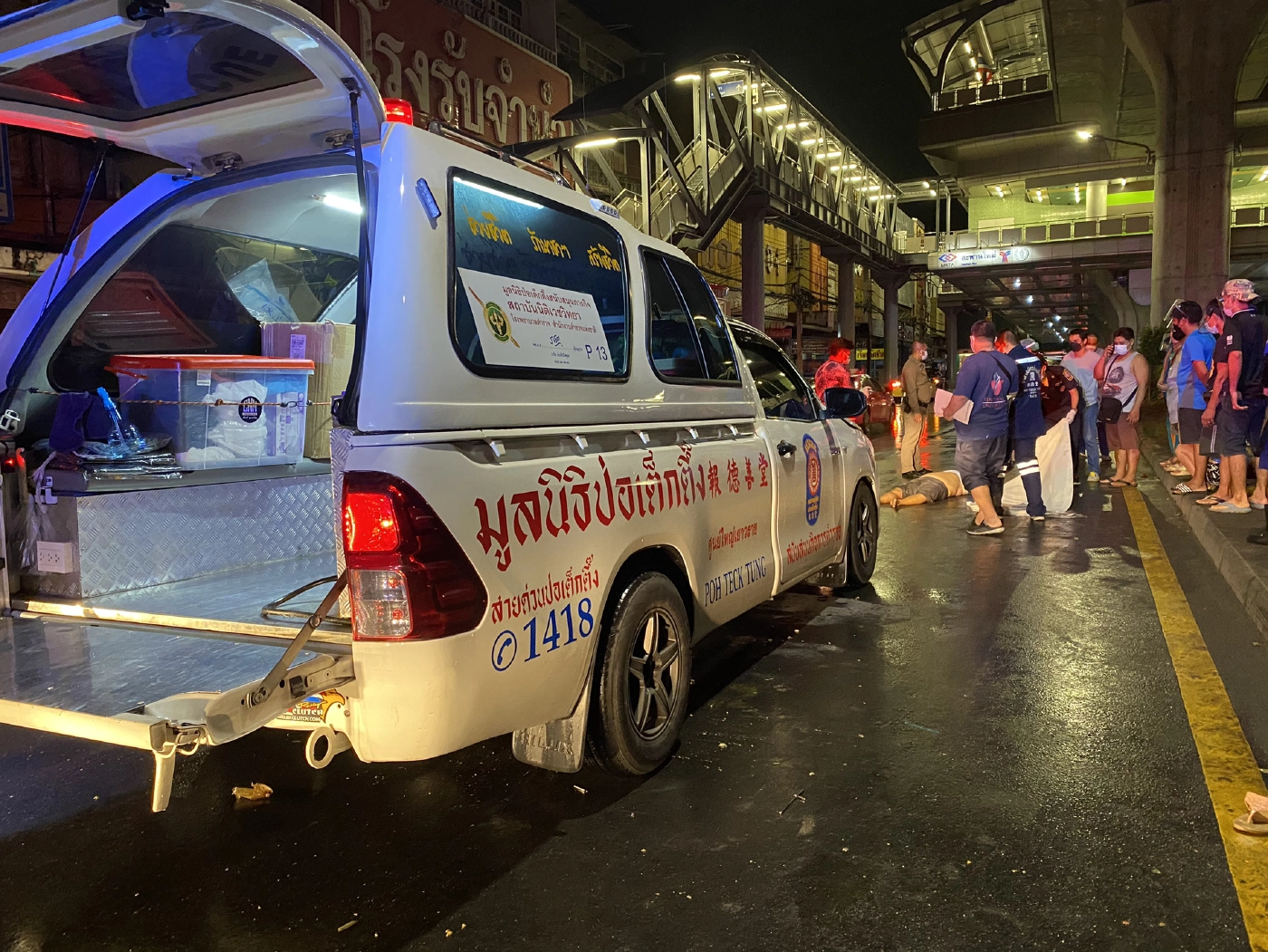 สลด! แม่ค้าตลาดยิ่งเจริญ ชาวเมียนมา ถูกกระบะชนแล้วหนี ดับคาที่