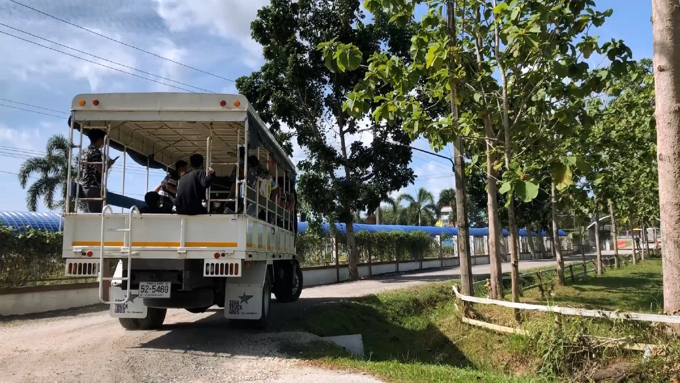 คุมตัวแก๊งปาร์ตี้วันเกิดส่งศาลลุ้นผลตรวจโควิด 61 คน พร้อมดำเนินคดี 3 ข้อหา