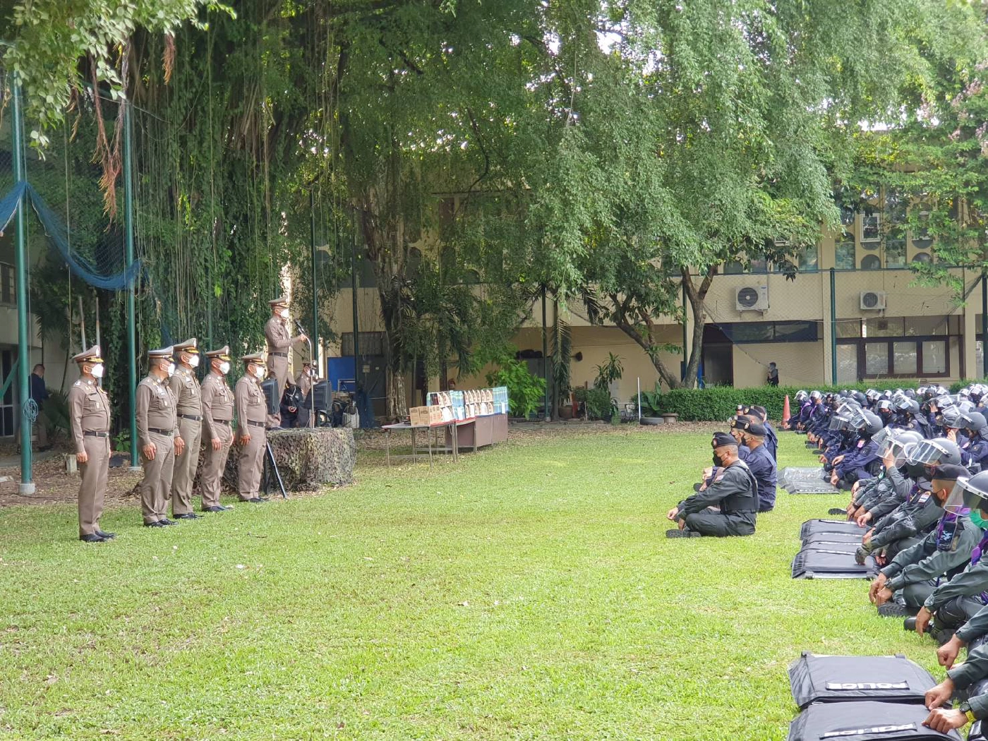 ผบ.ตร. ให้โอวาท สร้างขวัญกำลังใจตำรวจควบคุมฝูงชน