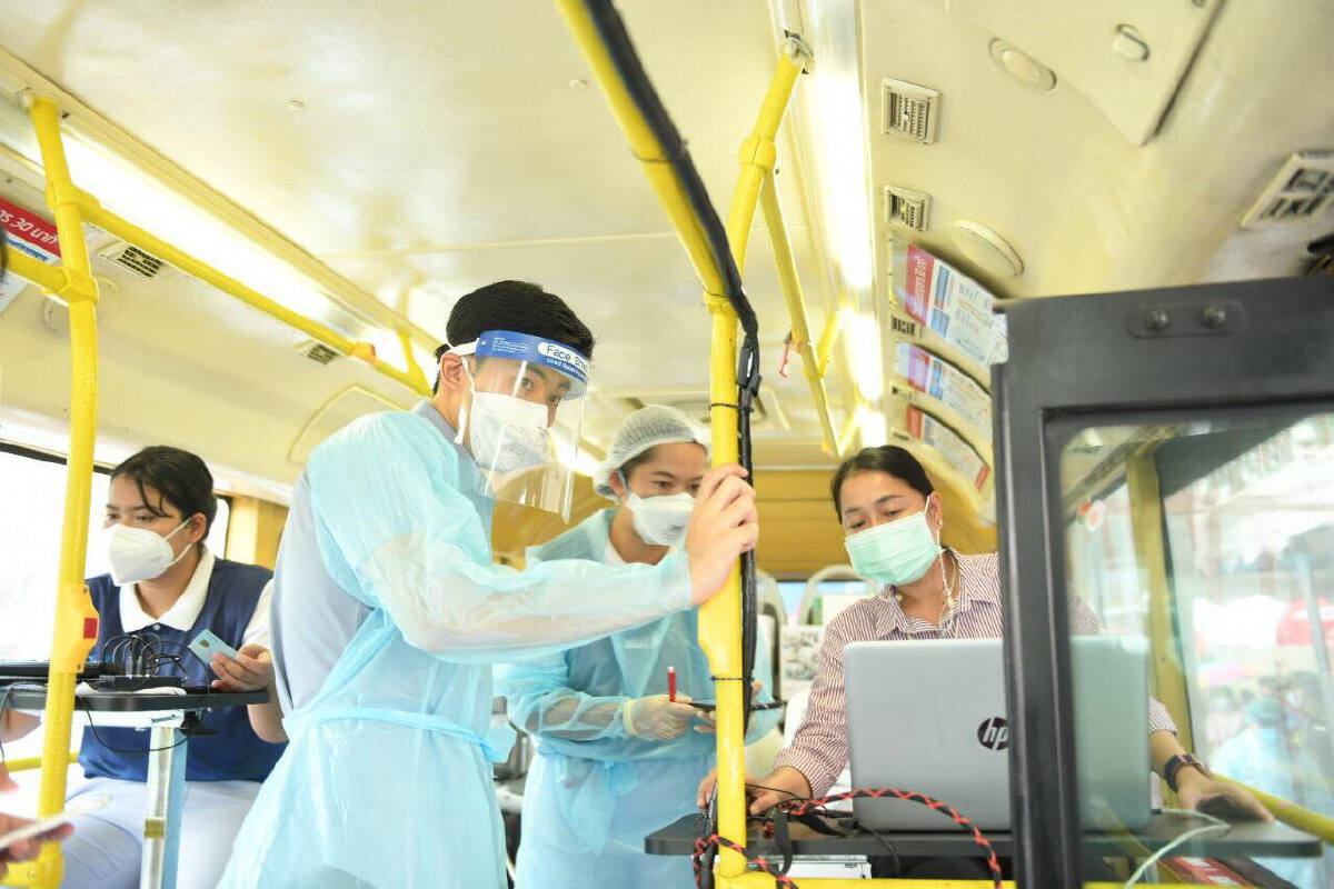 รถฉีดวัคซีน BMV ให้บริการคนไร้บ้าน 3 ย่านสำคัญ