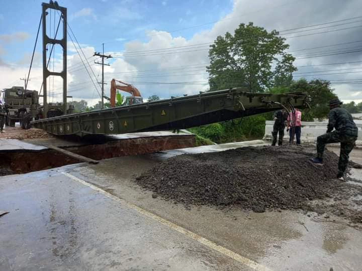 ช็อก! กระบะตกสะพานขาด ตาย 1 ศพ สูญหาย 1 คน 