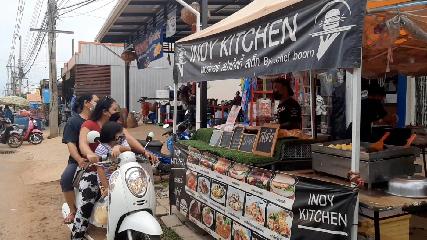 สองสามีภรรยาหนีโควิดภูเก็ตเปิดร้านอาหารฝรั่งคนต่อคิวแน่นทุกวัน