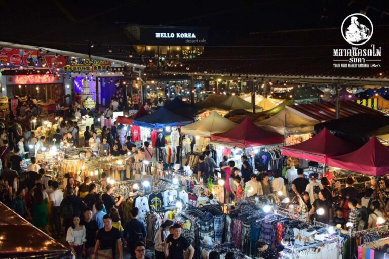 ตลาดนัดรถไฟรัชดาในอดีต