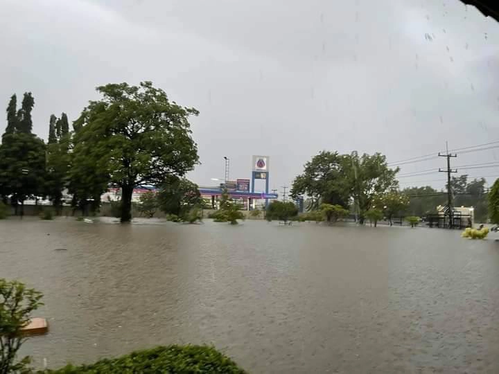 น้ำท่วมสุโขทัย-บ้านสมศักดิ์ เทพสุทิน ส่วนรพ.เฝ้าระวัง