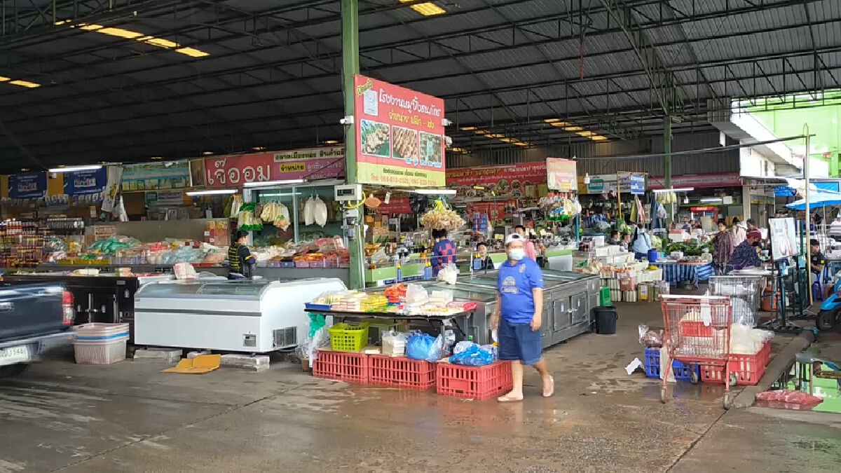 อุดรลุยจัดระเบียบคุมเข้มตลาดเร่งฉีดวัคซีนพ่อค้าแม่ค้า