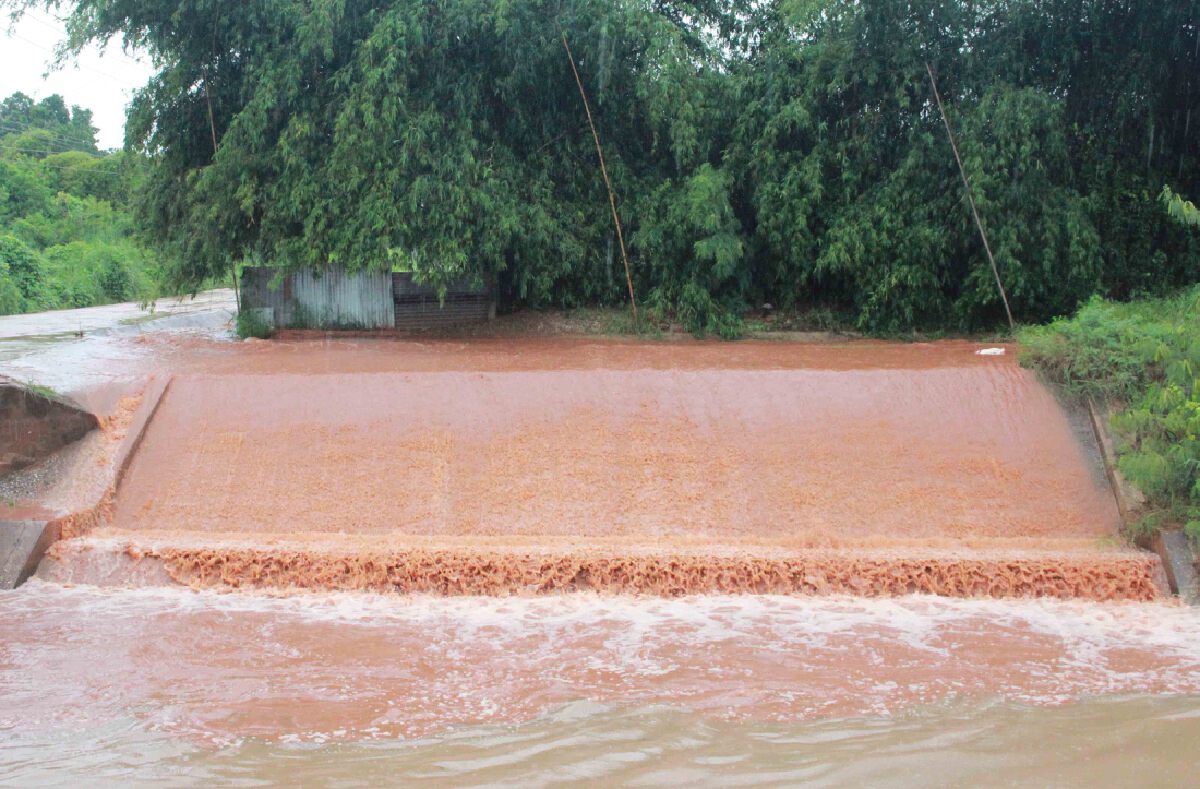 ฝนตกหนักเฝ้าระวังน้ำป่าดงระแนงทะลัก
