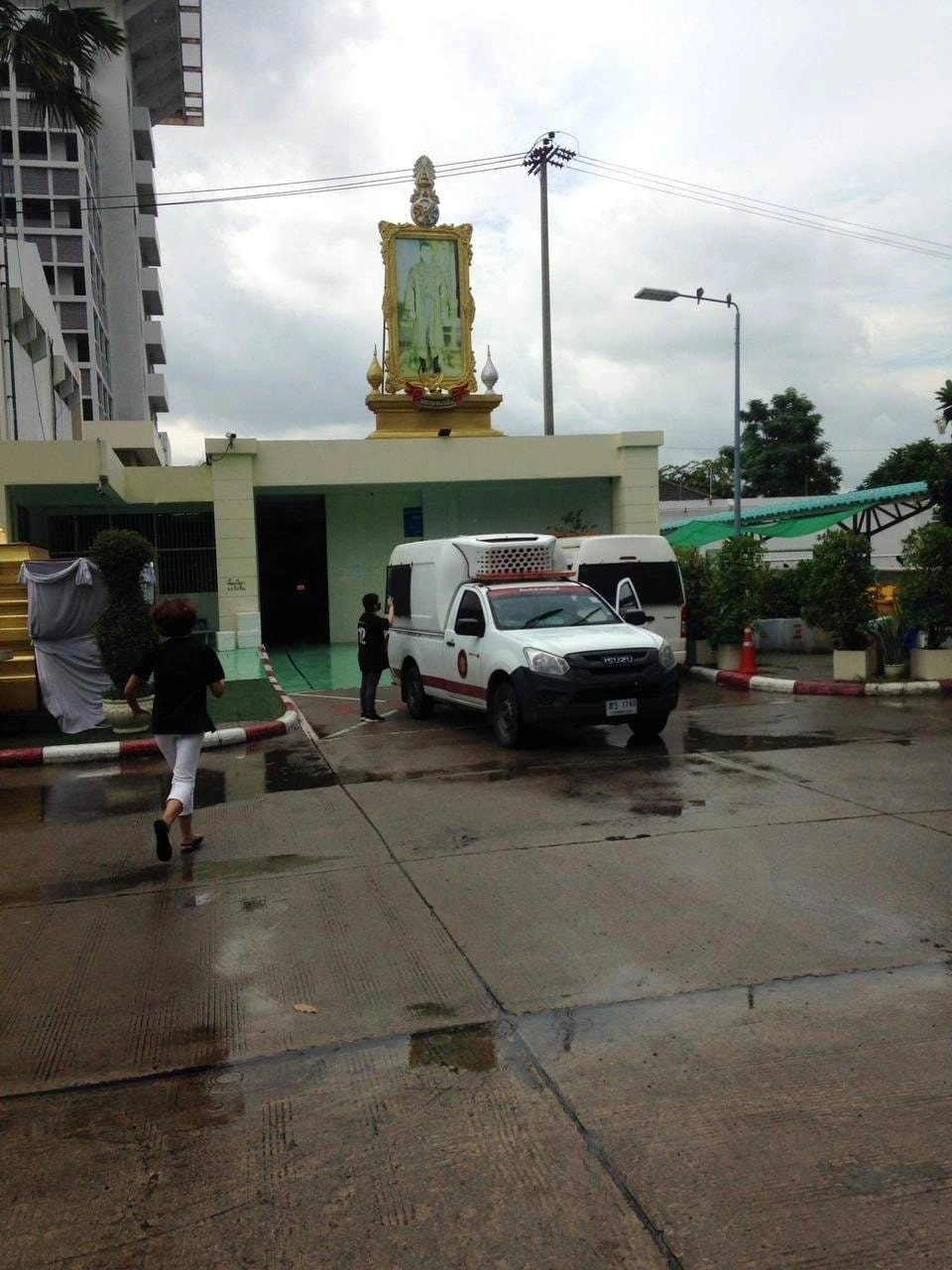 อ้าง "เพนกวิน" ถูกผู้คุมผลักล้มหัวฟาดพื้น 