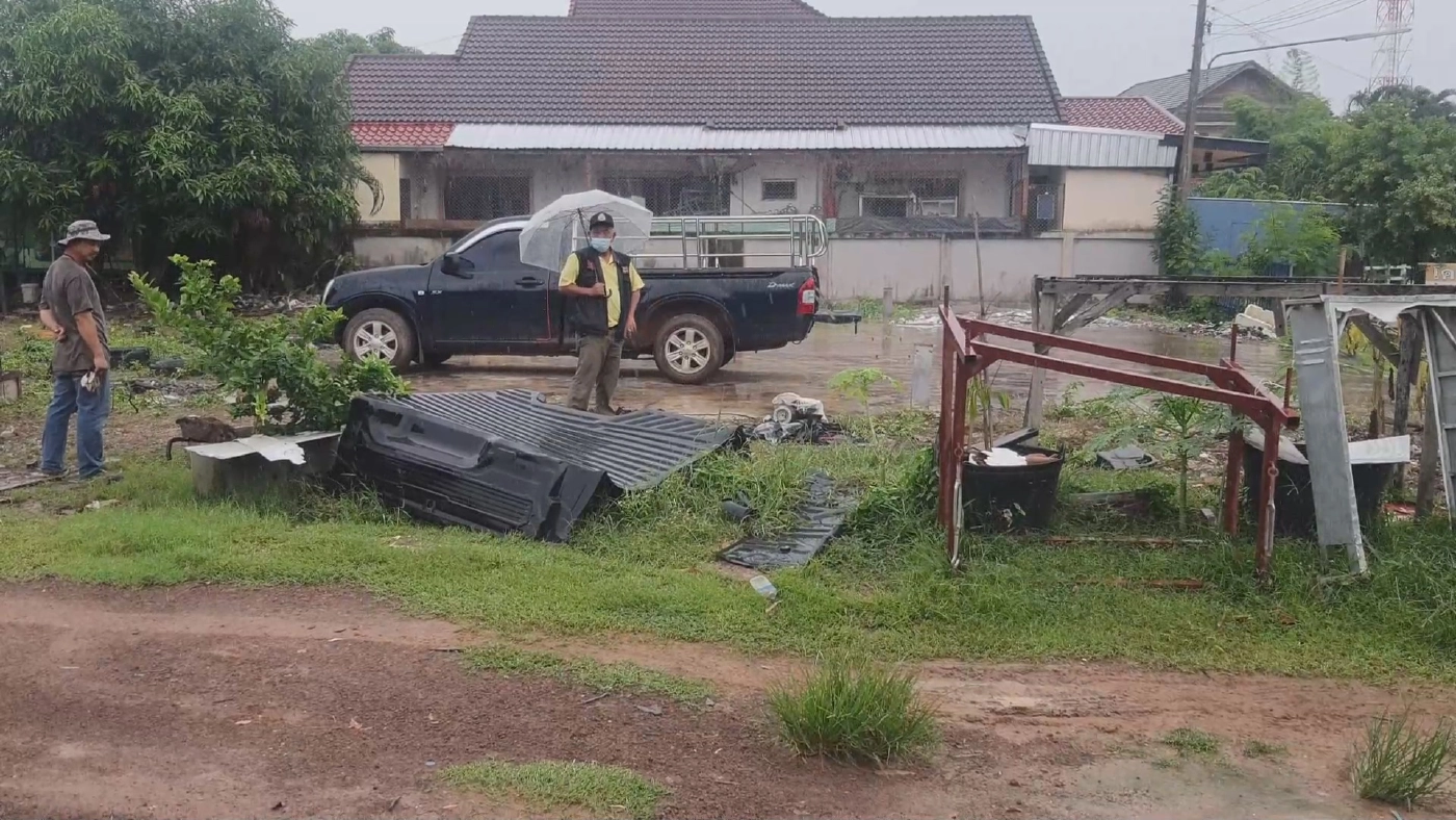 เจ้าของร้านแจ่วฮ้อนผงะพบระเบิดน้อยหน่าหลังร้าน