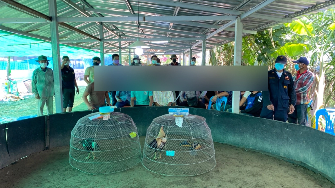 เจ้าหน้าที่ชุดยุทธการ 238 พิทักษ์นครลำดวนทลายบ่อนไก่รอยต่อ 3 อำเภอ