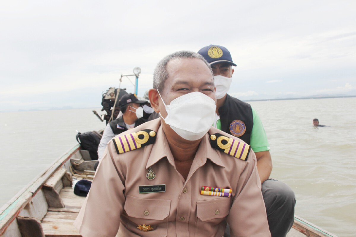 ศรชล. ลงพื้นที่ตรวจสอบทิ้งเศษแก้วอ่าวบ้านดอน