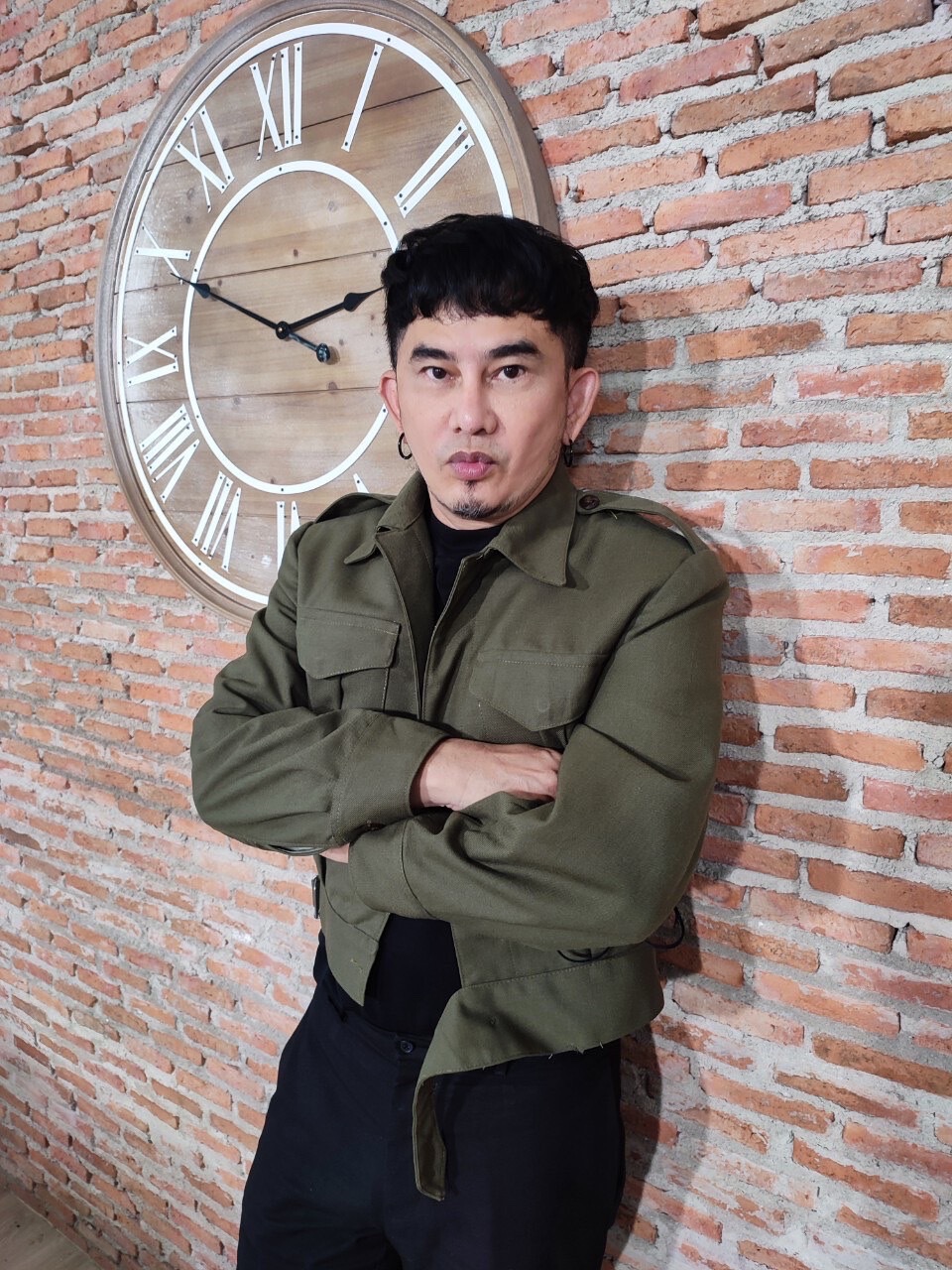 “พชร์ อานนท์”  เปิดใจเคลียร์ดราม่าเกาะกระแสดึง พส. เล่นหอแต๋วแตกฯ