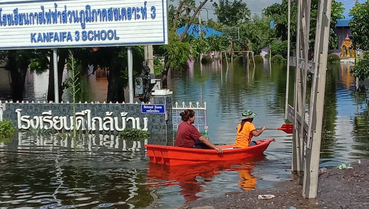น้ำลำเชียงไกรทะลักท่วมบ้านปราสาทกู้ภัยเร่งอพยพ 200  ครัวหนีน้ำ