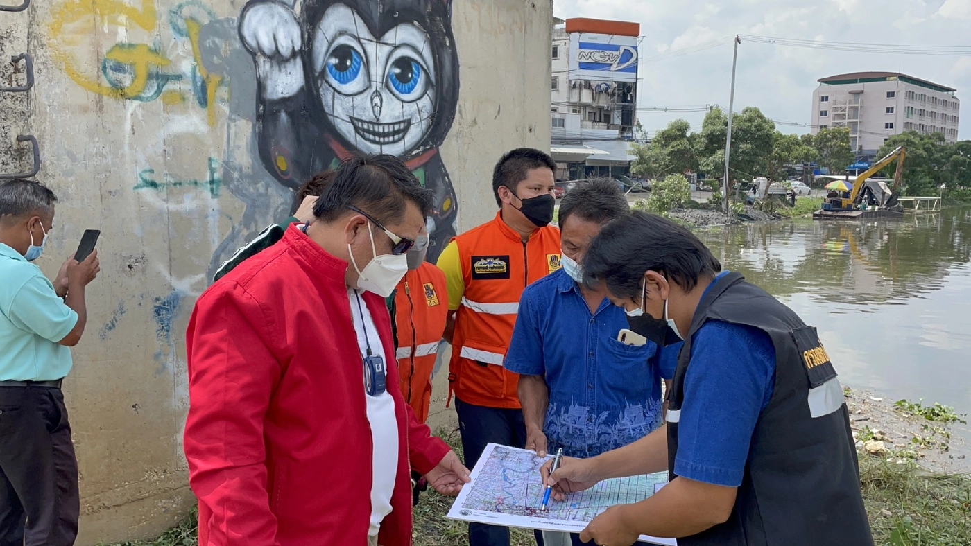 ปภ.เร่งติดตั้งเครื่องสูบน้ำ หลังน้ำในคลองชลประทานที่ 3 เพิ่มสูงจนวิกฤติ