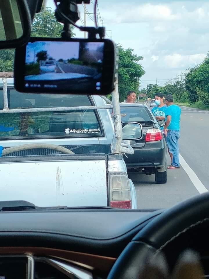 เตือนภัยเก๋งตบทรัพย์อ้างถูกชนแล้วเรียกเงิน