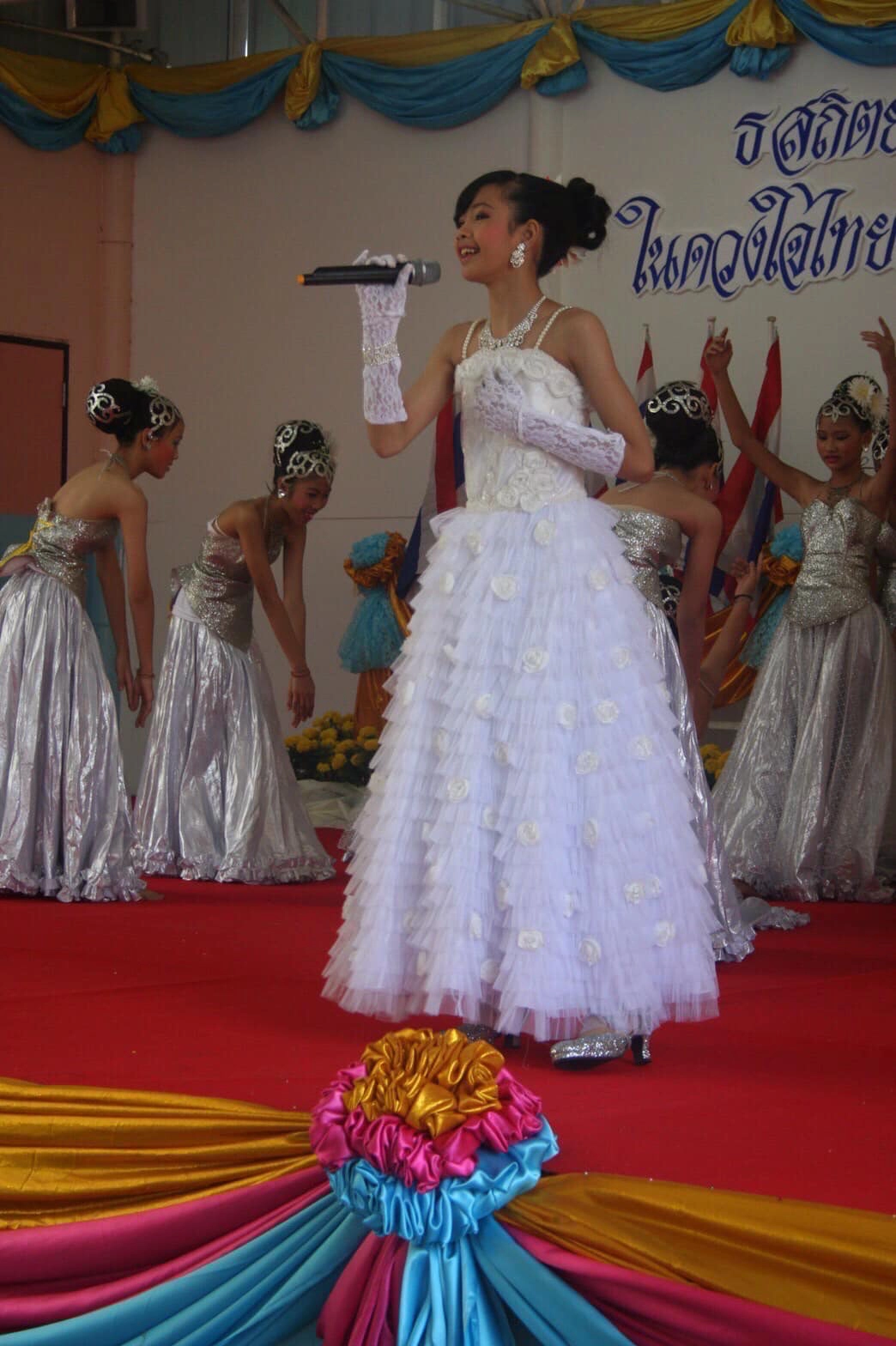 โรงเรียนเก่าโชว์ภาพ &quot;ลิซ่า&quot; นักกิจกรรมวัยเด็ก 