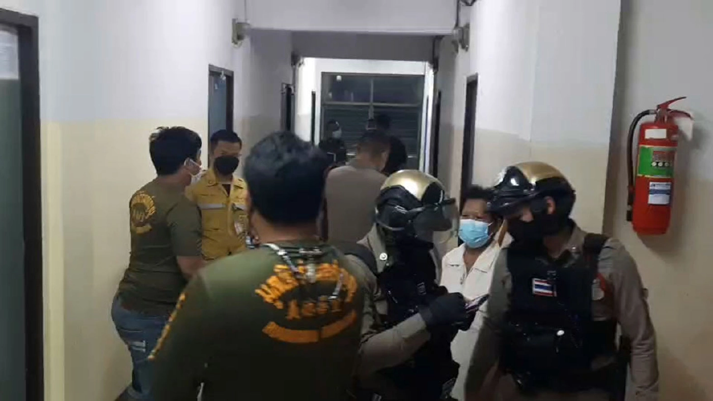 หนุ่มเมียนมาเครียดพิษโควิด-19 งานหดใช้มีดกรีดข้อมือตัวเองดับคาห้องพัก