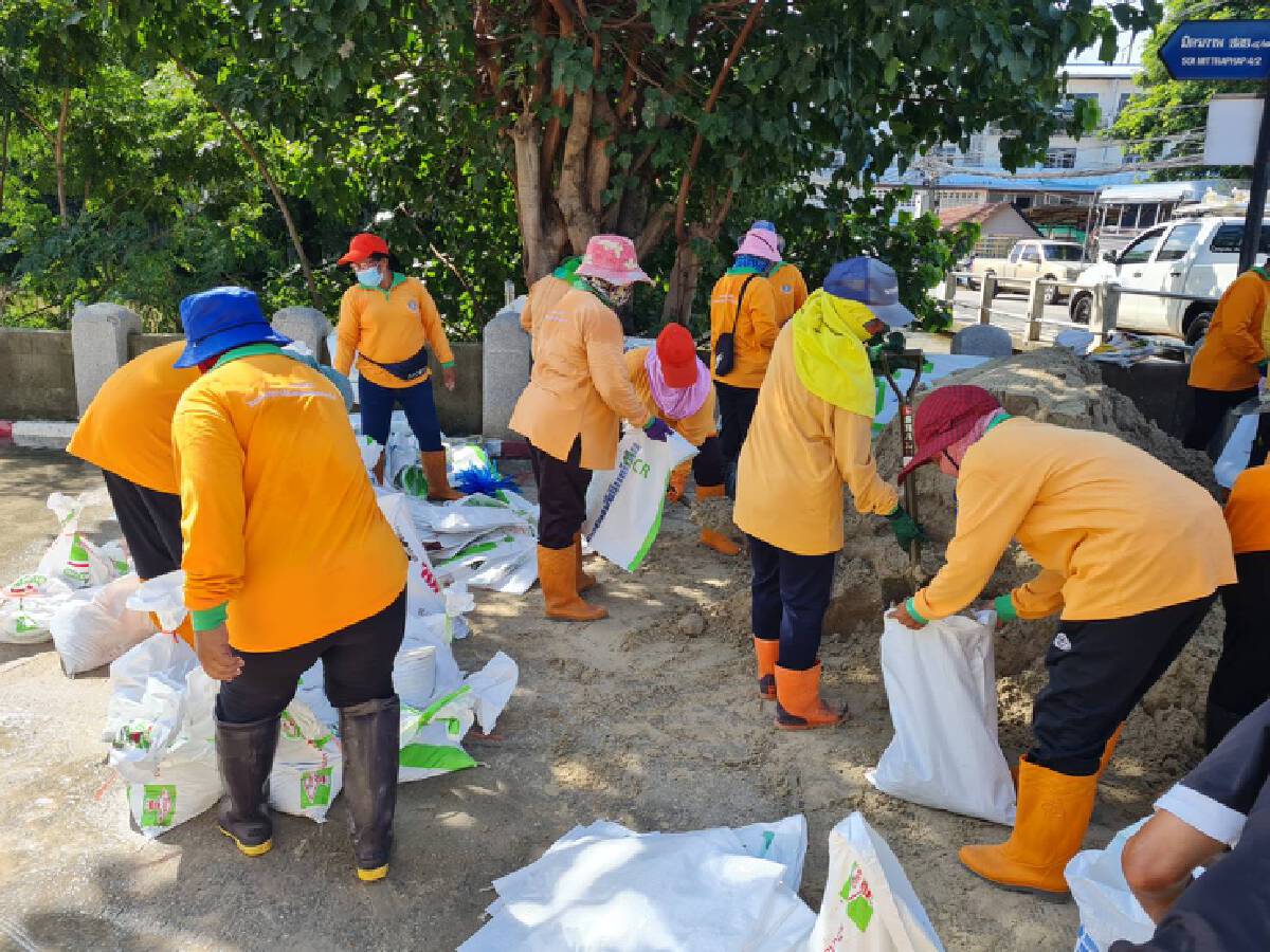 น้ำลำตะคองไหลเข้าชุมชนเมืองย่าโมเทศบาลปักธงเหลืองเตือน