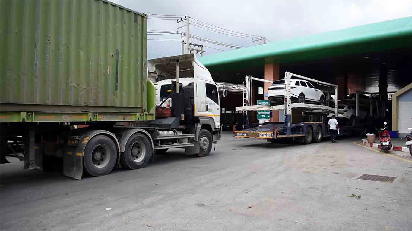 ตำรวจอีกแล้ว  ขนบุหรี่เถื่อนจากเขมรเข้าไทย