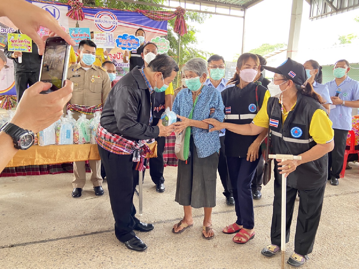 ‘มาดามเดียร์’ ส่งกำลังใจ ผ่าน สมศักดิ์’ ให้กลุ่มรับวัคซีน 608