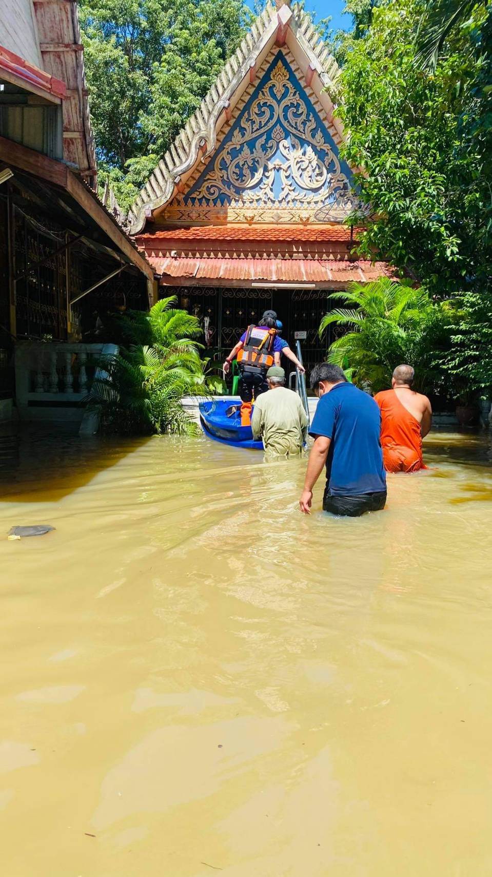 น้ำท่วมสุโขทัยอ่วม"วัด-สถานศึกษา"จมบาดาล