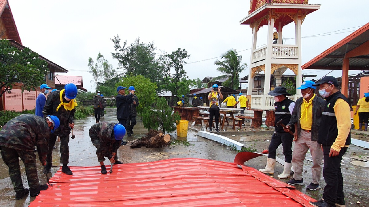 พายุฝนถล่มบ้านเรือนตำบลดงสิงห์ เสียหาย 100 หลังคาเรือน