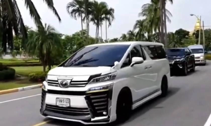 ส่องเลขทะเบียนรถ "บิ๊กตู่" ลงพื้นที่ชัยนาทลุยแก้น้ำท่วม