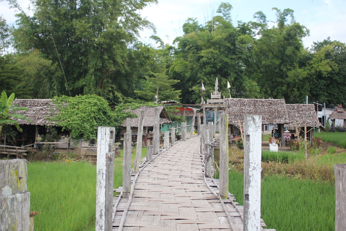 "ซูตองเป้"สะพานไม้ชื่อดังเริ่มคึกคัก