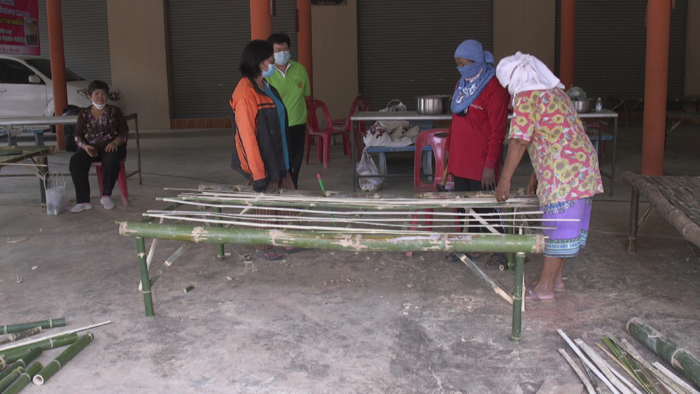 สอนทำแคร่ไม้ไผ่มอบศูนย์พักคอย-เป็นวิชาชีพติดตัว