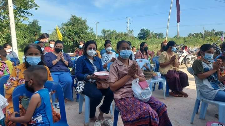 เสี่ยงทายคางไก่เซ่นไหว้ผีปู่ตาขอเลขเด็ด