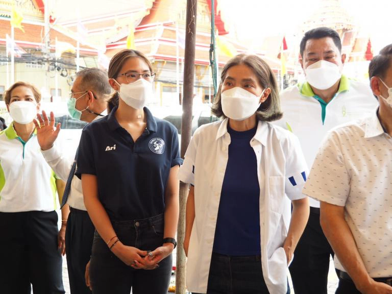 สุดปัง นายกตู่-นันทิดา" มอบ 20 ล้าน ให้ทางตำรวจภูธร จ.สมุทรปราการ