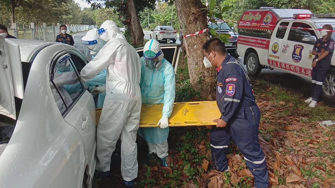 ชายวัย 36 ปีรมควันฆ่าตัวตายคาเก๋ง ตร.เรียกญาติสอบหาปมสาเหตุ 