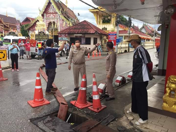 ปภ.ลำปางเร่งระบายน้ำ-ป้องกันน้ำท่วมเขตเทศบาลเมืองล้อมแรด