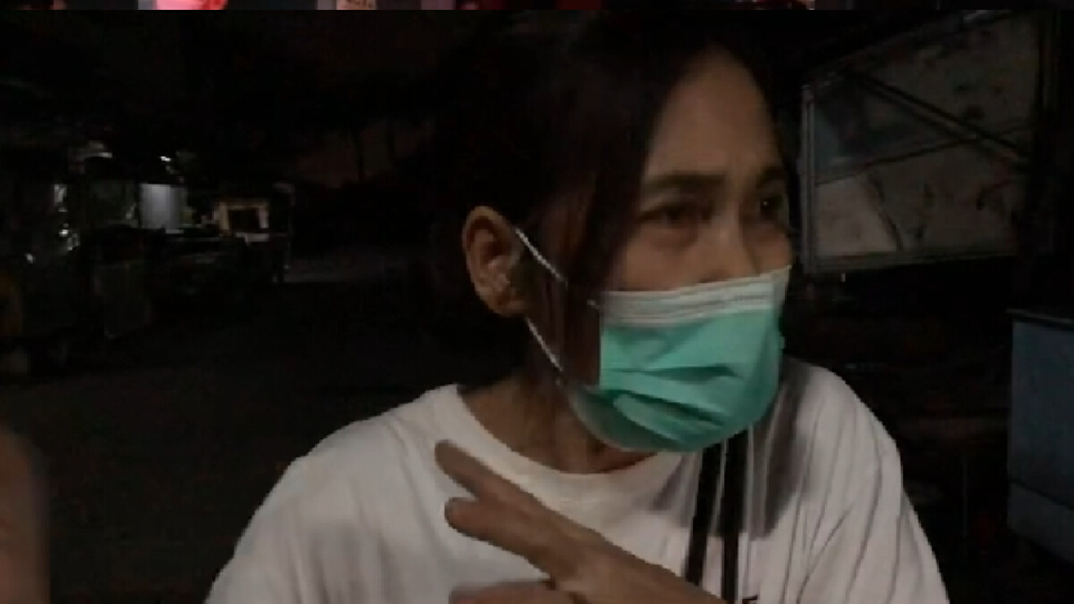ไฟไหม้กลางดึก หวิดคลอกแม่ลูกดับ มือวางเพลิงยืนยิ้มดูผลงาน