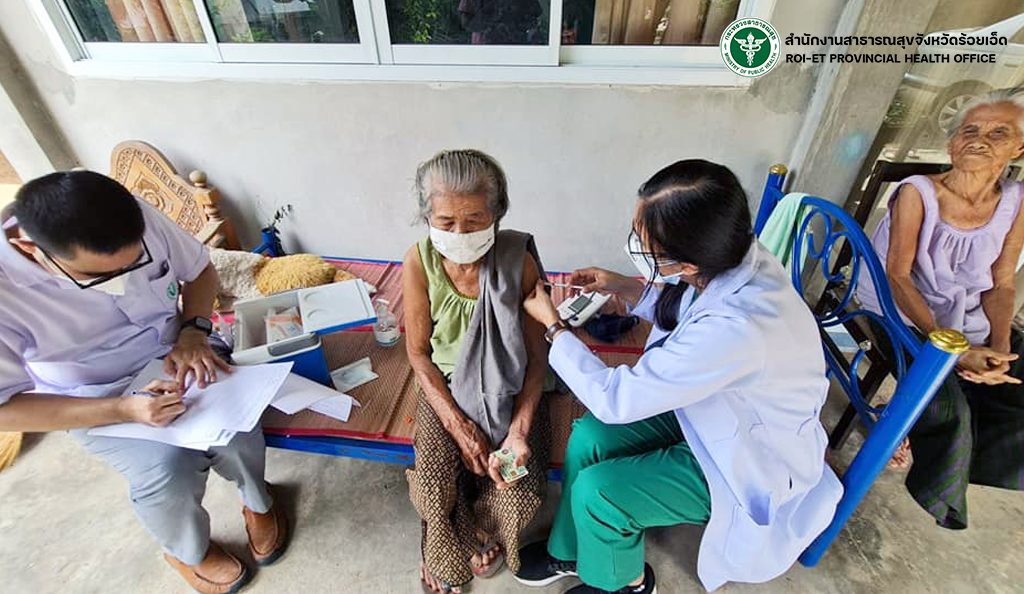 "หมอยง" แนะคนไทยทุกคนฉีดวัคซีนโควิดแทนการสร้างภูมิคุ้มกันหมู่