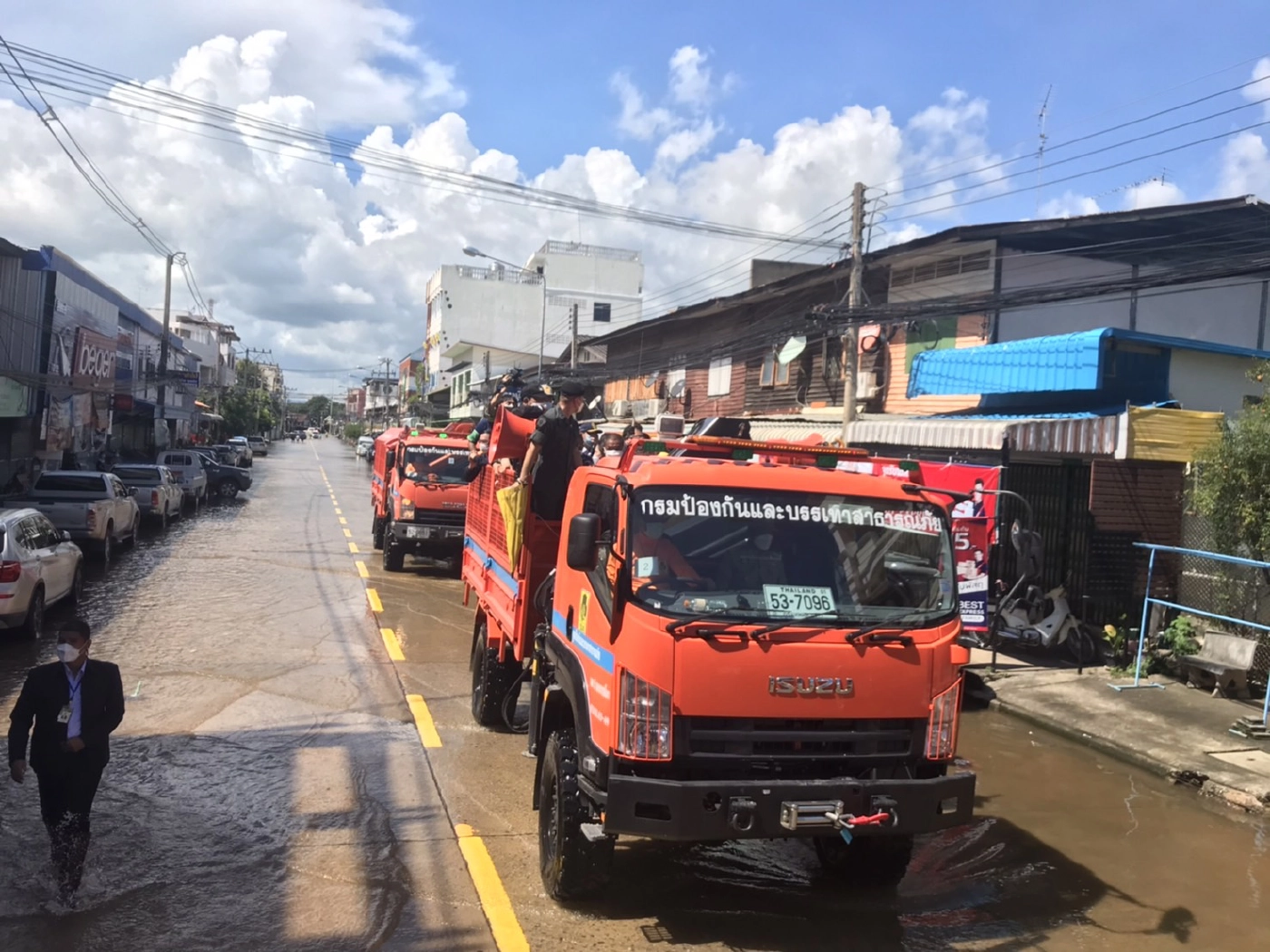 นายกฯตู่บินสำรวจน้ำท่วมชาวบ้านโอดยังเดือดร้อนหนัก