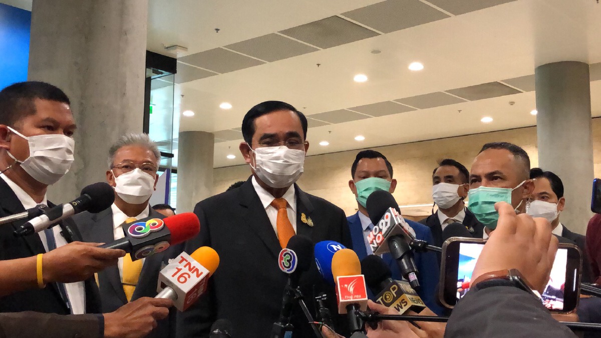 “นายกฯ” รับถาม”บิ๊กป้อม” ปมถูกบีบ ลั่น ”ยุบสภาไม่มีในหัวสมอง"