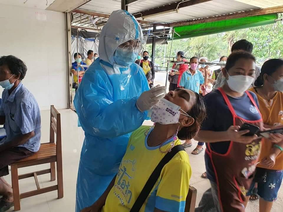 คลัสเตอร์ตลาดสุรนารีลามไม่หยุด ป่วยสะสมกว่า 400 ราย