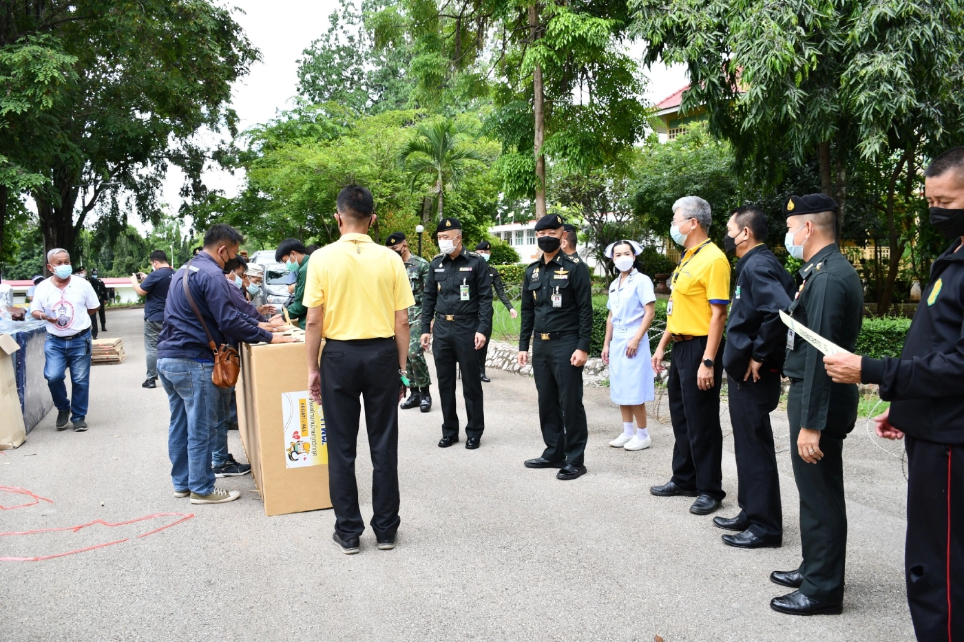 กฟผ.แม่เมาะ มอบเตียงสนามสู้ภัยโควิด-19