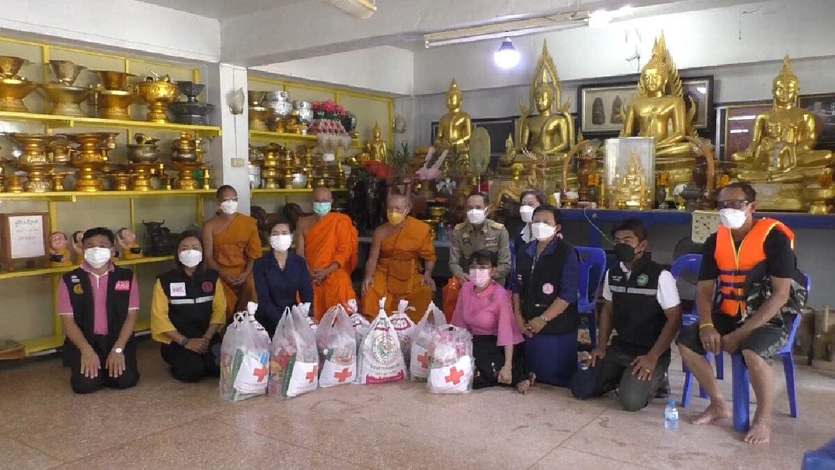 ผู้ว่าฯชัยนาท ทำงานทิ้งทวนก่อนเกษียณ 1 วันออกตรวจเยี่ยมผู้ประสบอุทกภัย