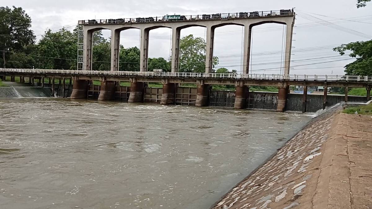 ฝนชุกส่งผลดี เขื่อนพิมายเร่งระบายน้ำให้เกษตรได้ใช้ทำนา