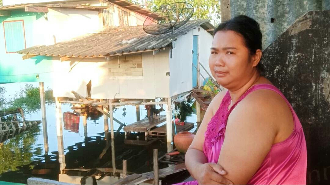 น้ำท่วมชุมชนตลาดเก่ากระจายวงกว้าง ประตูระบายน้ำพัง