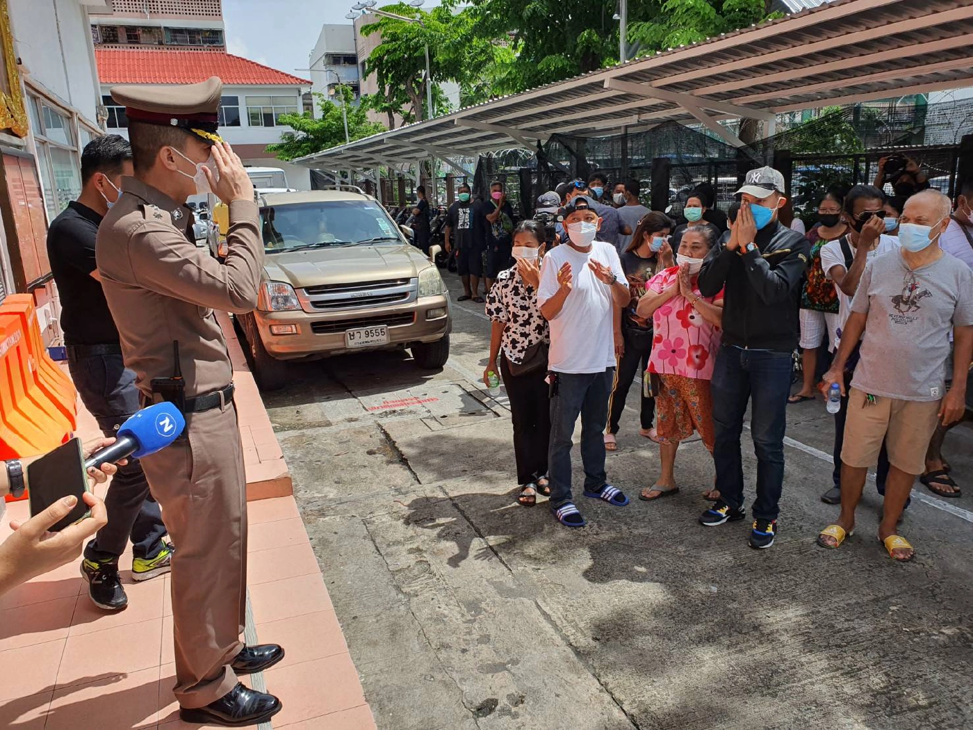  ชาวแฟลตดินแดง จี้ตร.ป้องกันผู้ชุมนุม รับผลกระทบหนัก