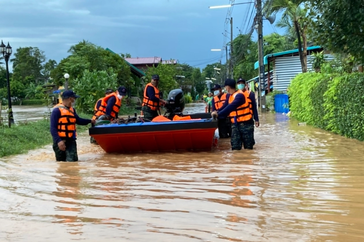 แม่น้ำป่าสักทะลักหล่มสักท่วมหลายหมู่บ้าน