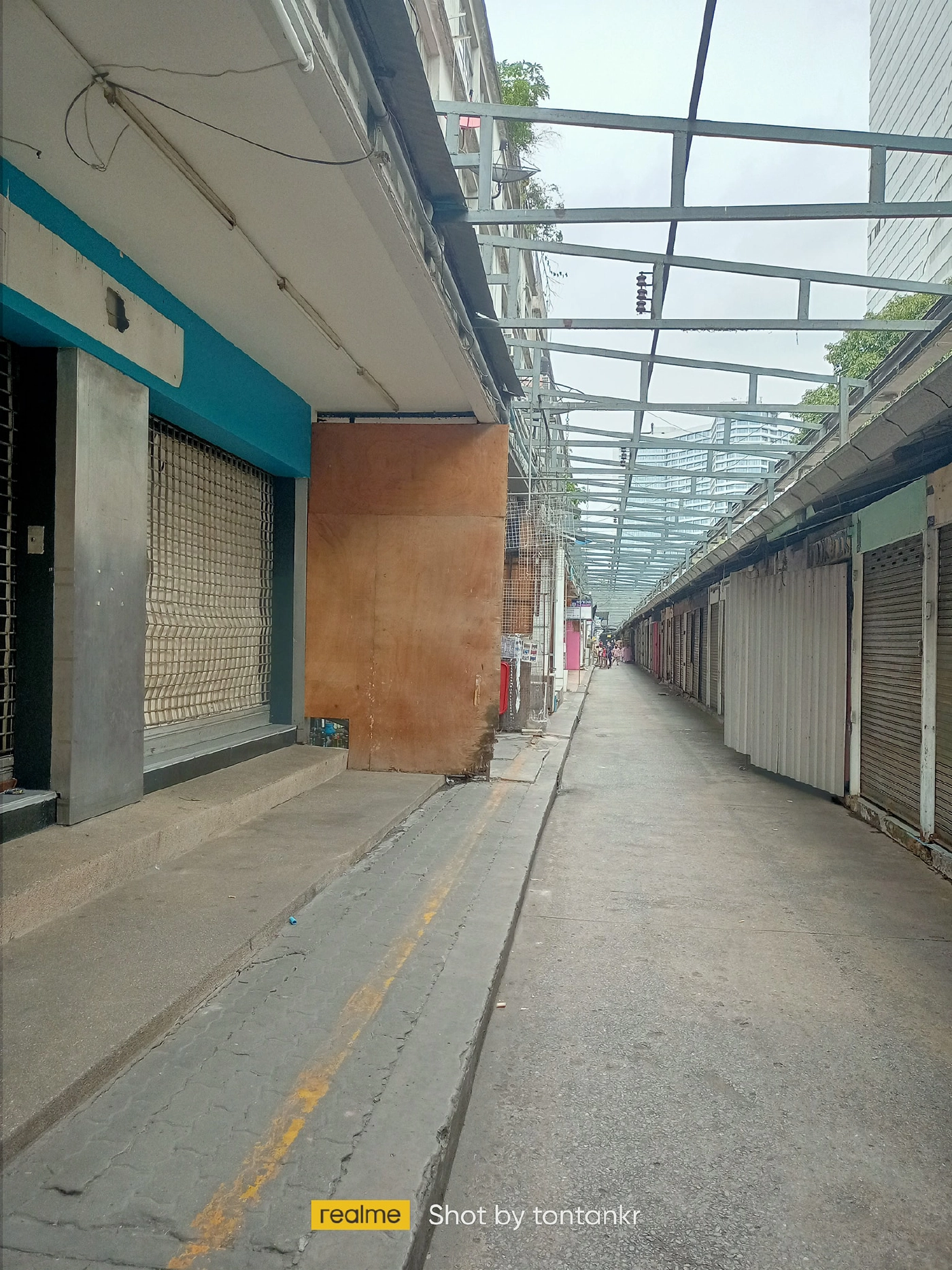 ใจหาย! ชาวเน็ตเผยภาพทุบ "ตลาดคลองสาน พลาซ่า" เพื่อเตรียมส่งคืนการรถไฟฯ