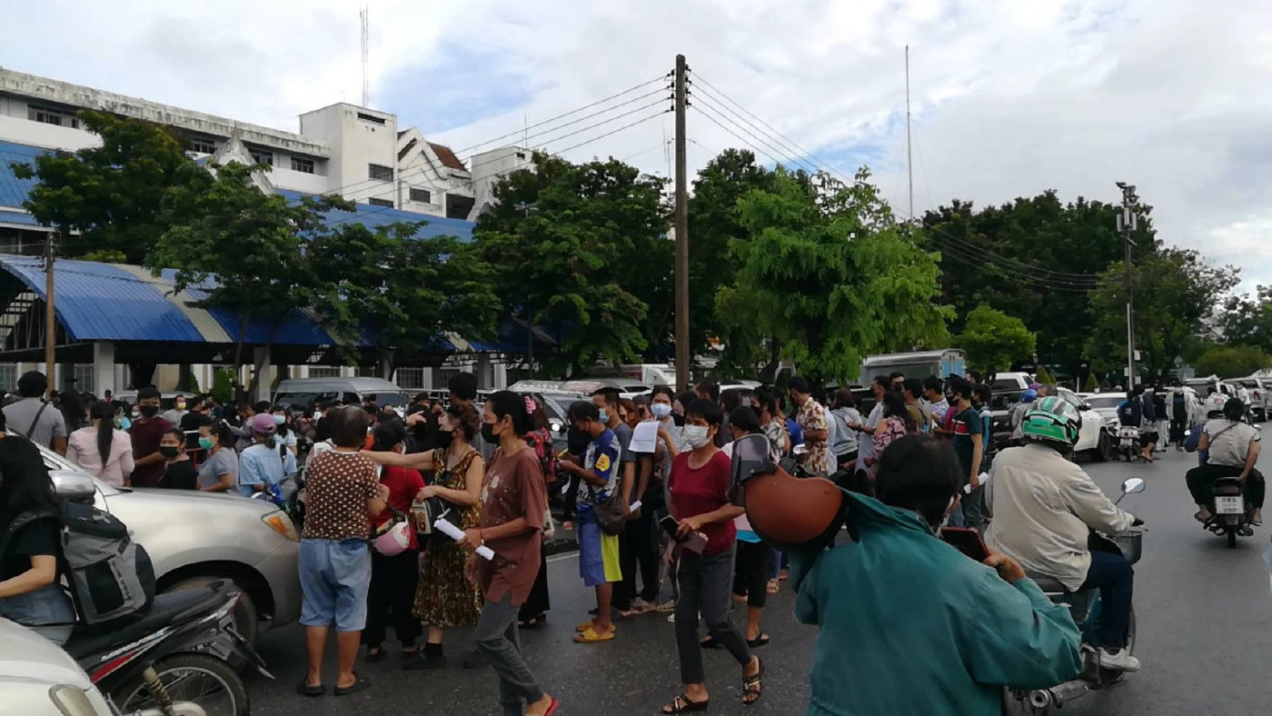 ชาวพิษณุโลกนับพันแห่ฉีดวัคซีนเนื่องในวันมหิดล