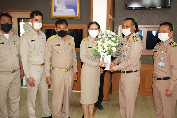 สุดปัง นายกตู่-นันทิดา" มอบ 20 ล้าน ให้ทางตำรวจภูธร จ.สมุทรปราการ